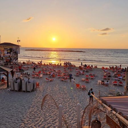 1B Patio Beach House Premium Location W/2 Balcony Tel Aviv Esterno foto