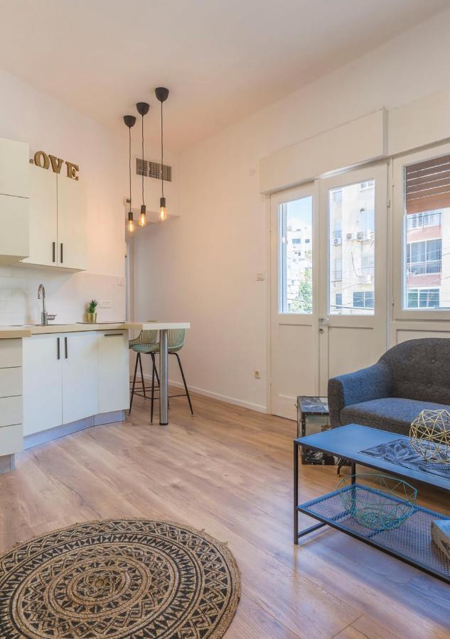 1B Patio Beach House Premium Location W/2 Balcony Tel Aviv Esterno foto
