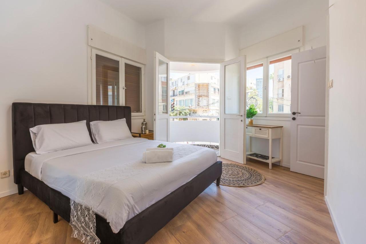 1B Patio Beach House Premium Location W/2 Balcony Tel Aviv Esterno foto