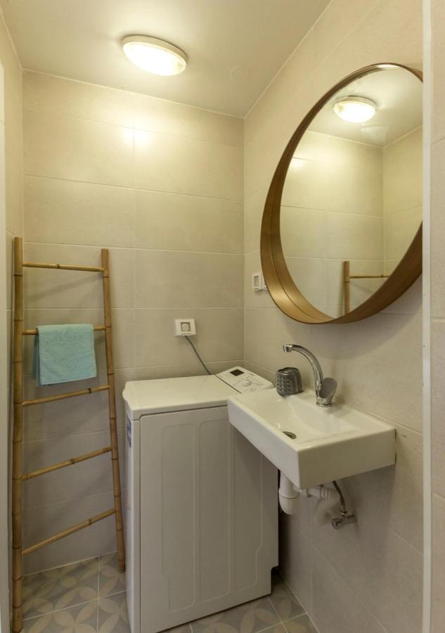 1B Patio Beach House Premium Location W/2 Balcony Tel Aviv Esterno foto