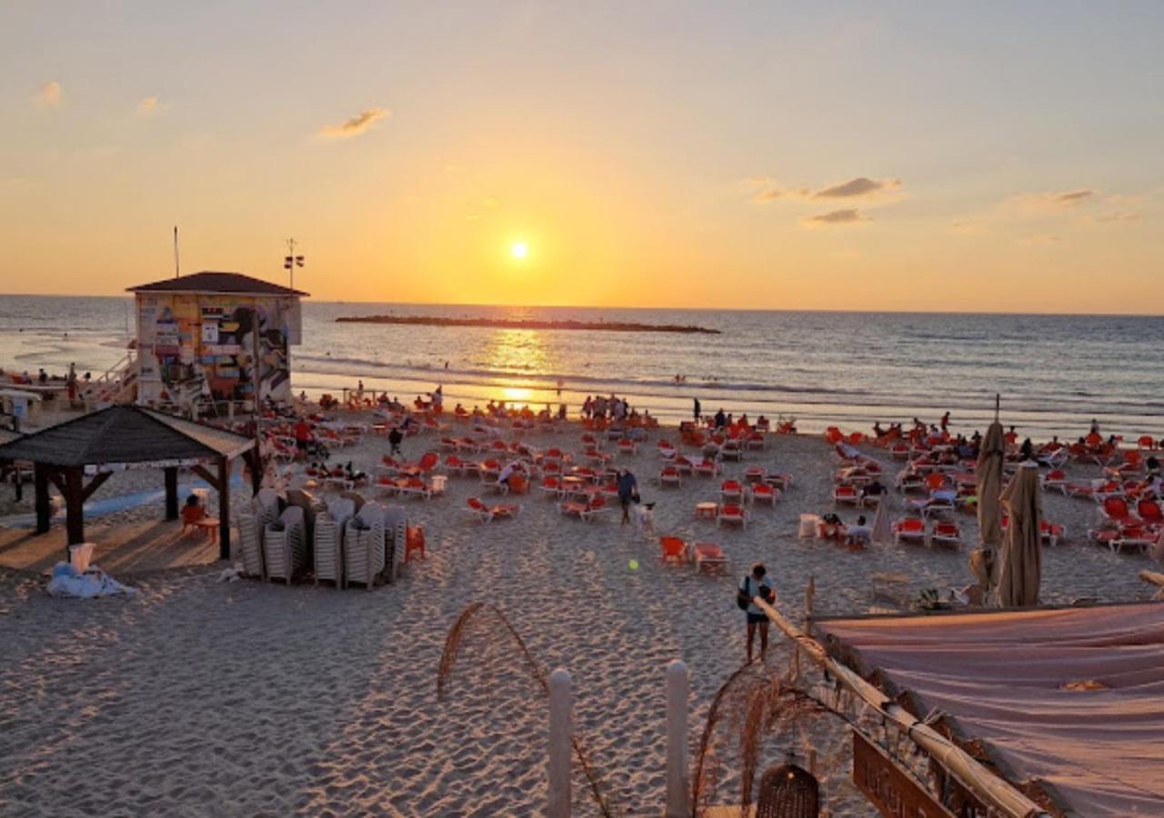 1B Patio Beach House Premium Location W/2 Balcony Tel Aviv Esterno foto